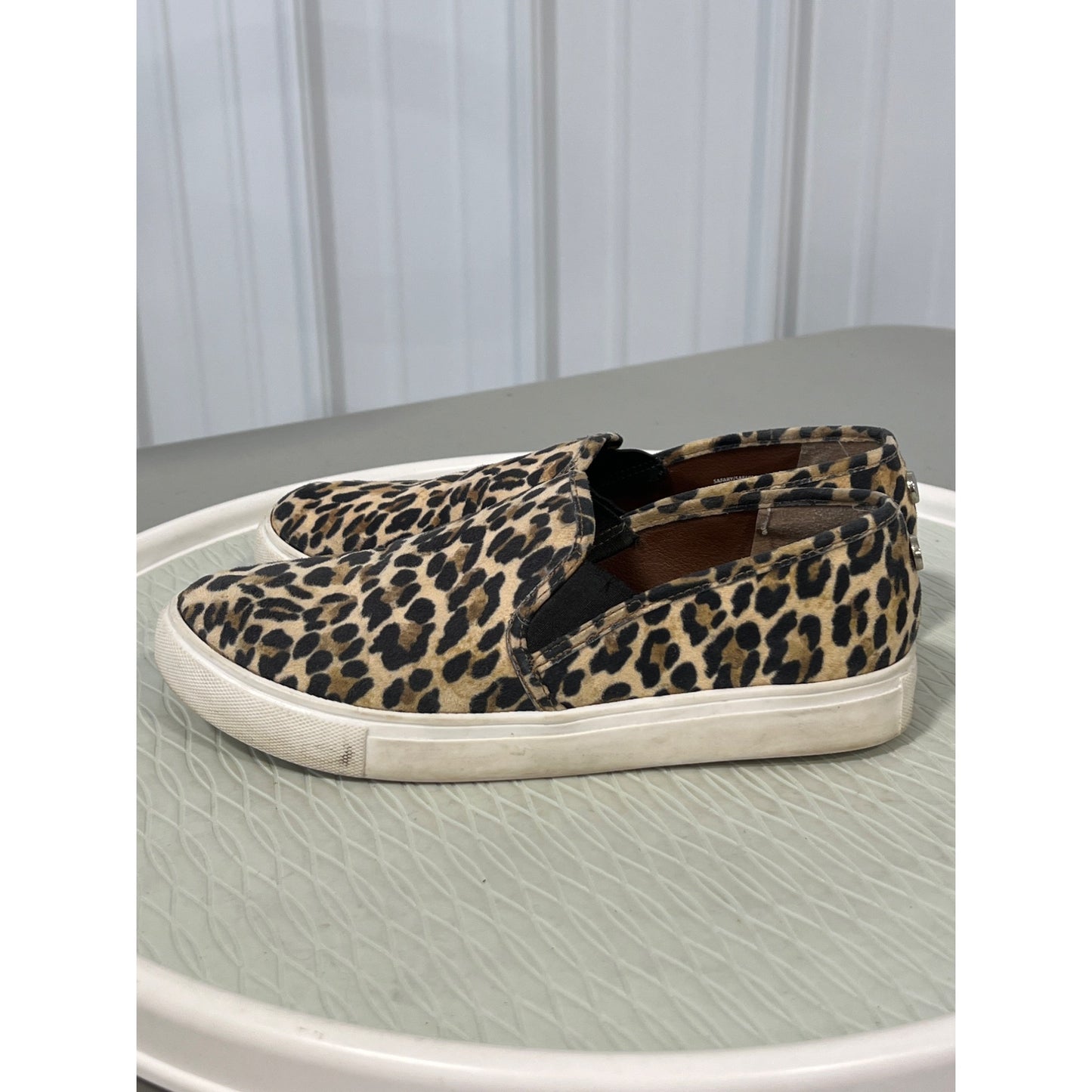 Steve Madden Safary Slip-On Sneakers Womens 7.5 Round Toe Leopard Fabric Tan