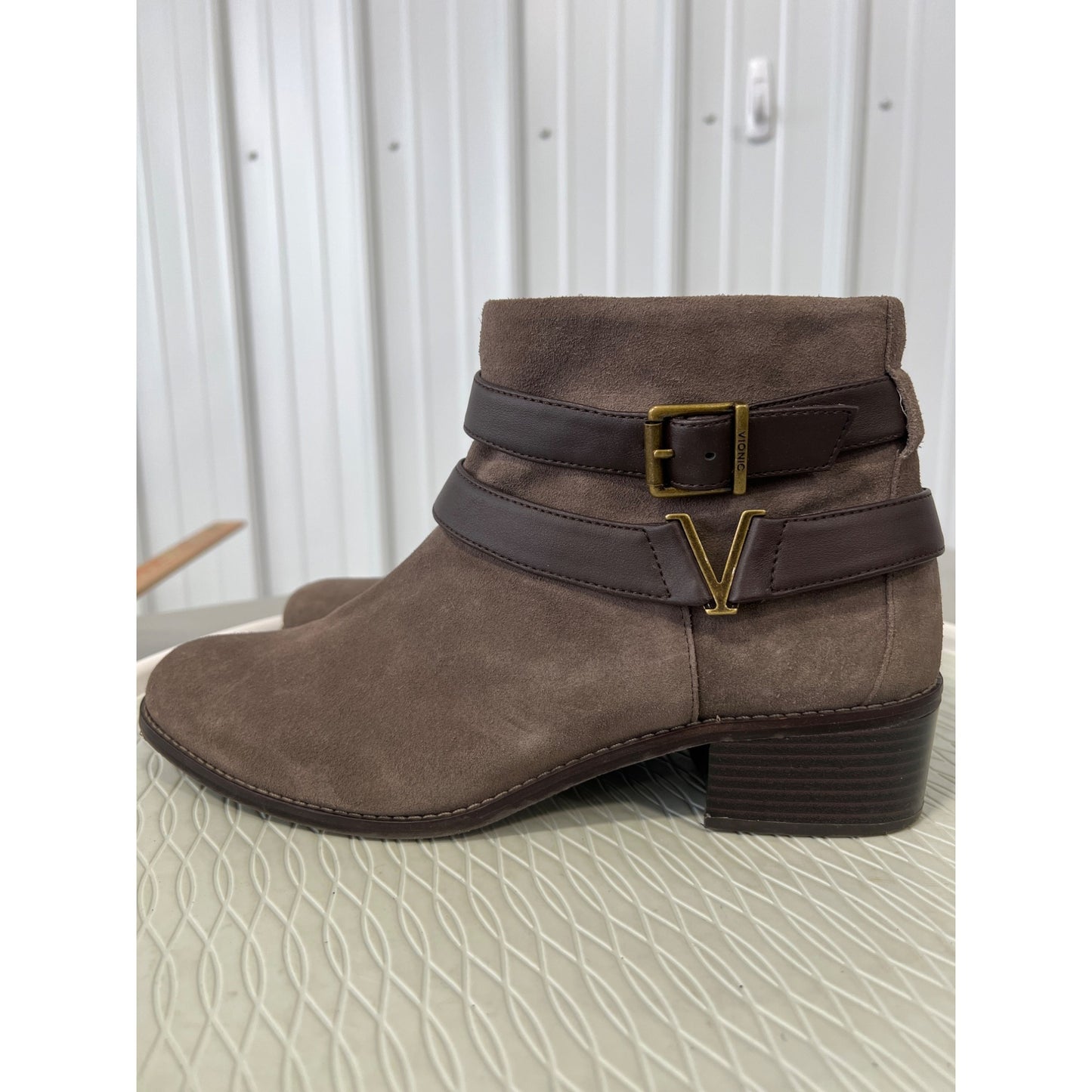 Vionic Mana Ankle Bootie Womens 11 Round Toe Buckle Strap Greige Suede Boho