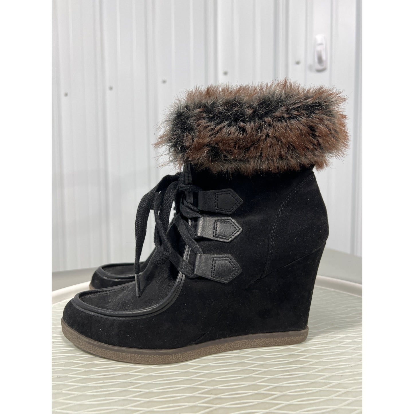 Merona Jaden Faux Suede Shearling Wedge Boots Womens 7.5 Round Toe Black Textile