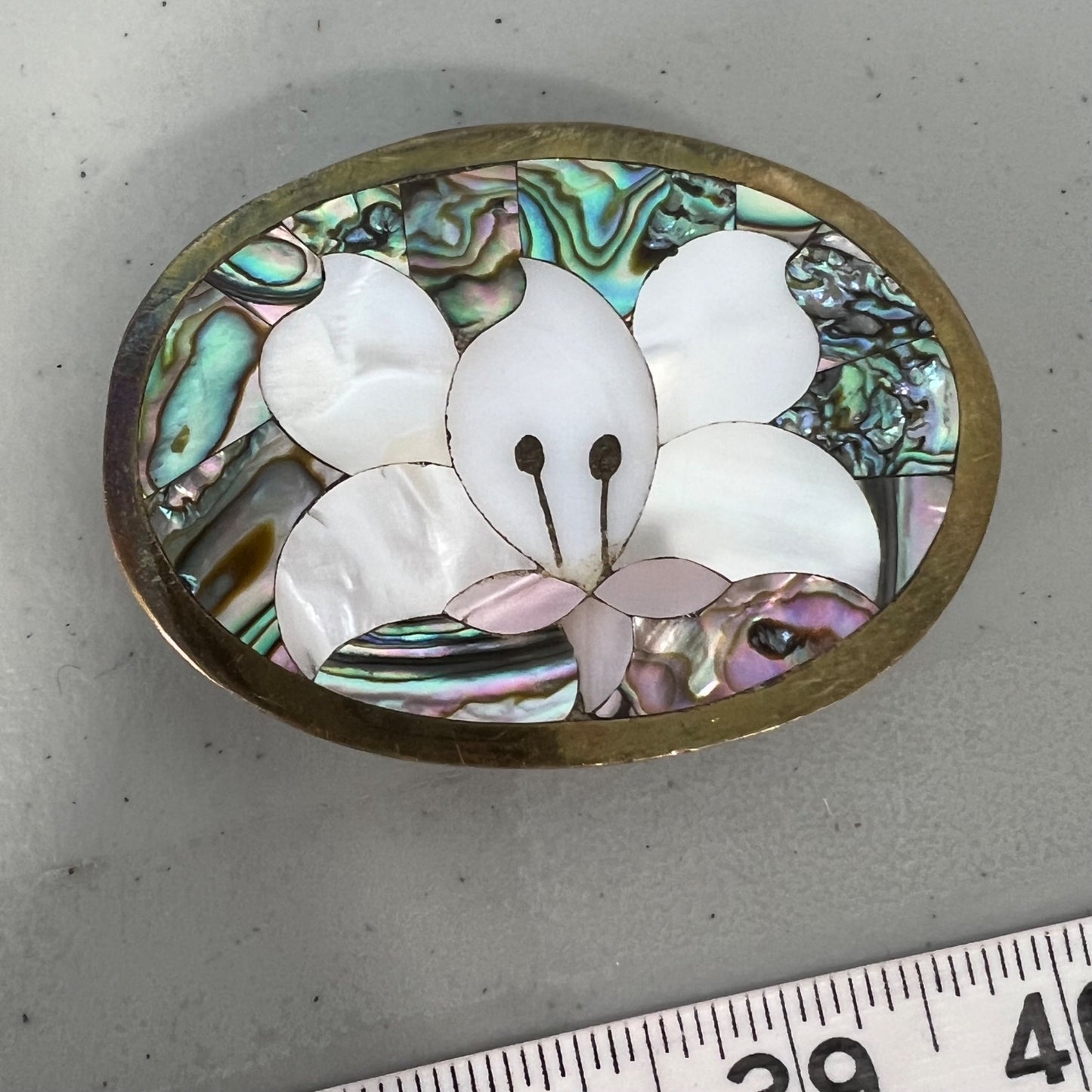 Vintage Abalone Bright Polished Sea Shell Inlay Flower Oval Belt Buckle Brass