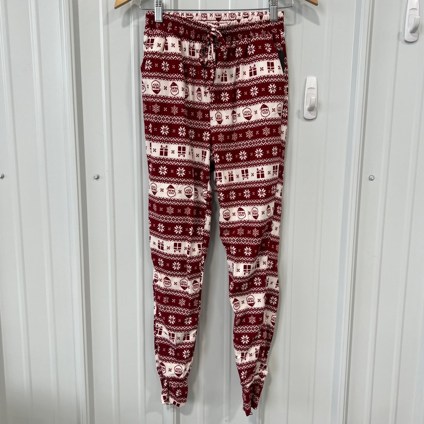 Shosho Santa Clause Snowflakes Pajama Set Womens M Red White Holiday NEW