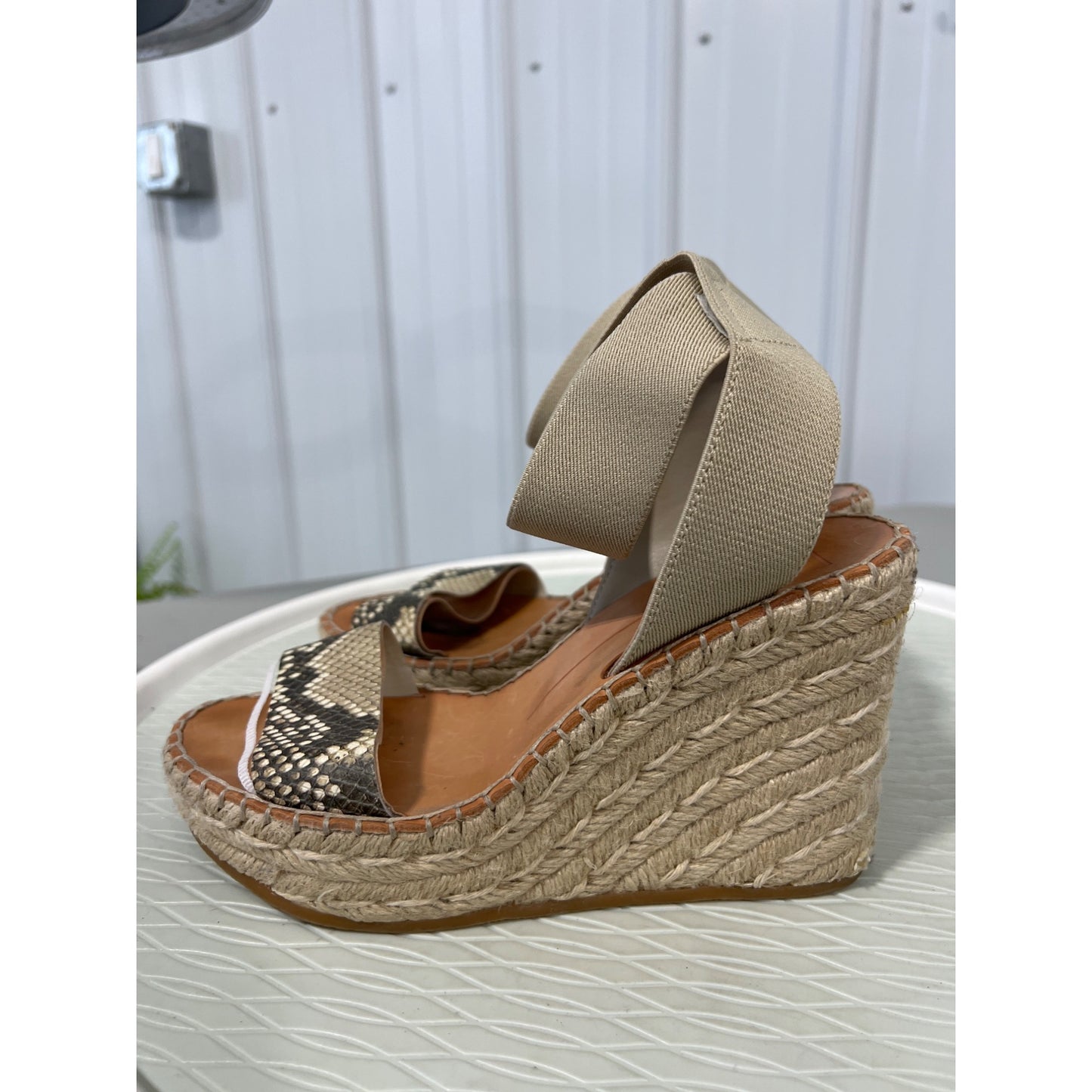 Dolce Vita Pavlin Snake Print Espadrille Wedge Sandals Womens 6.5 Open Toe Tan