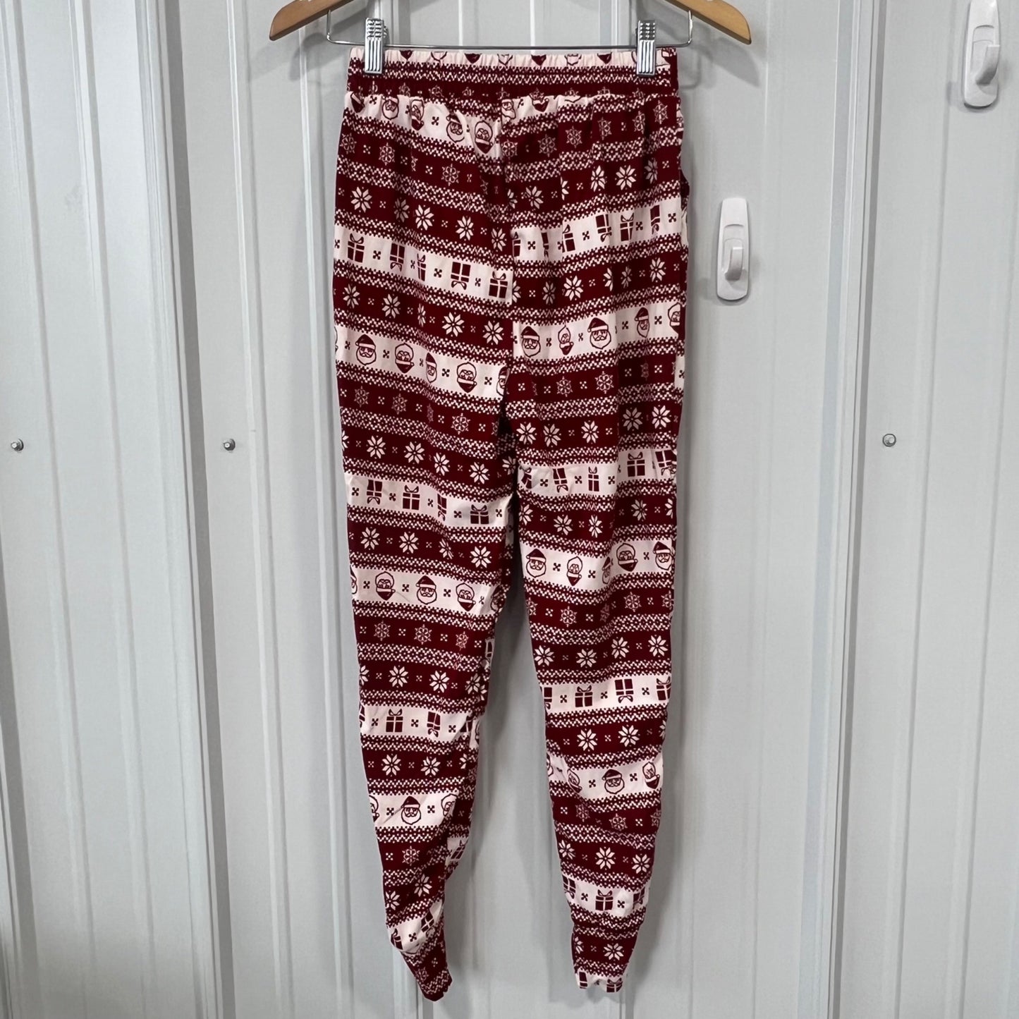 Shosho Santa Clause Snowflakes Pajama Set Womens M Red White Holiday NEW