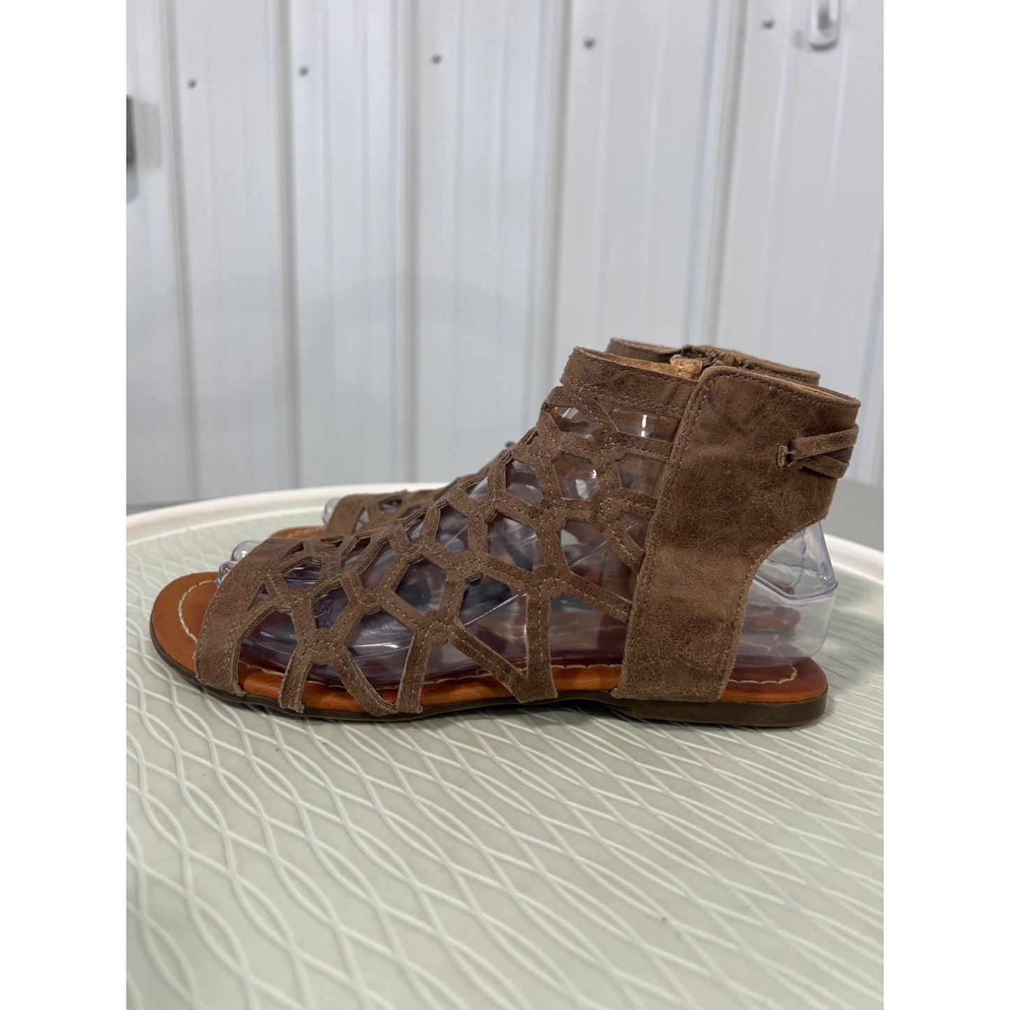 Maurices Jaina Laser Cutout Gladiator Sandal Womens 7 Open Toe Tan Faux Leather